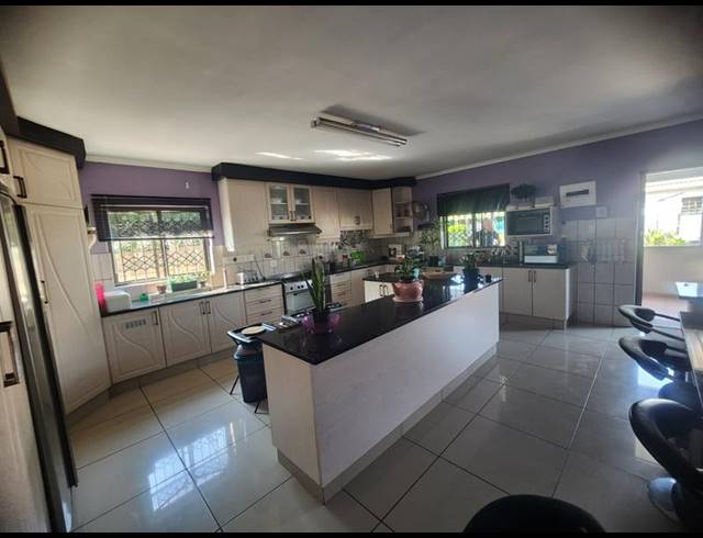 2 BEDROOM HOUSE FOR SALE IN SEA VIEW